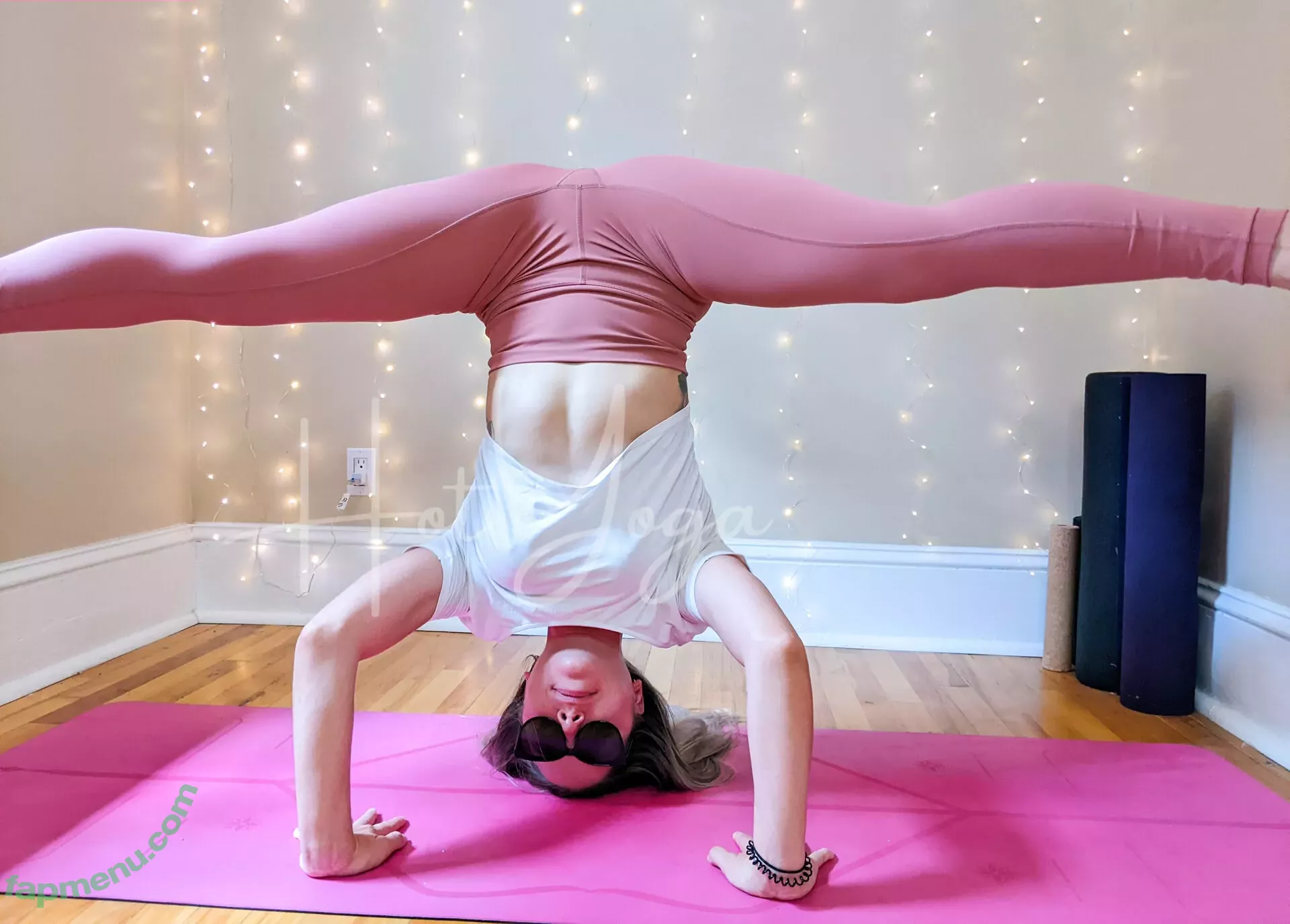 hot-yoga nude photo #0135 (hot-yoga)