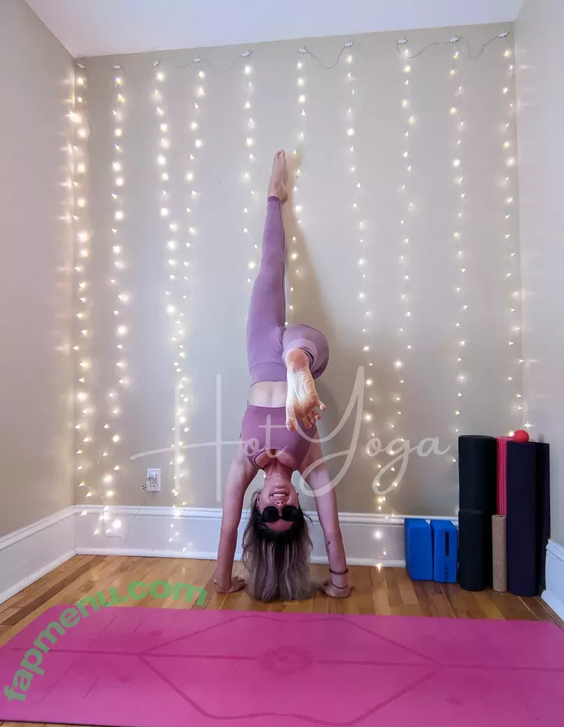 hot-yoga nude photo #0292 (hot-yoga)