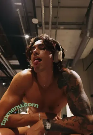 hotalex6 / alejopino88 nude photo #0054