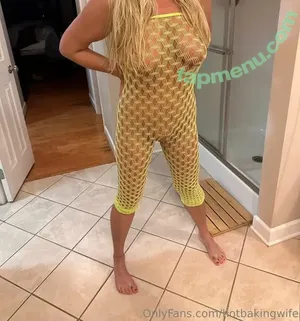 hotbakingwife / jasminepanama nude photo #0027