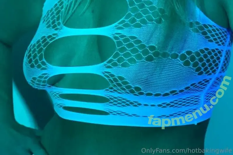 hotbakingwife nude photo #0004 (jasminepanama)