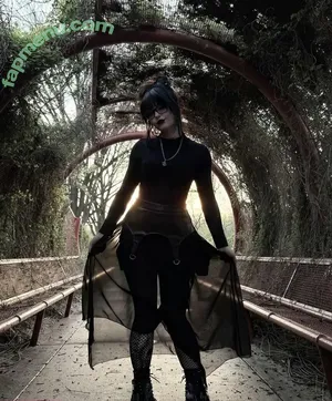 HotGothMlf / yourhotm.lf / yourhotmlf nude photo #0057
