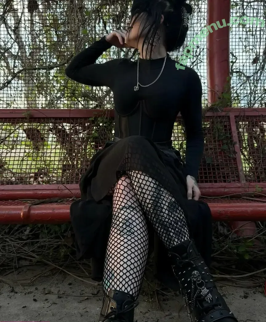 HotGothMlf nude photo #0053 (yourhotm.lf / yourhotmlf)
