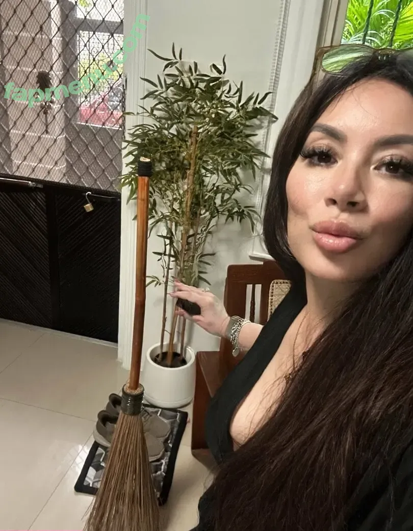 hotmesstv nude photo #0021 (hotmesstv)