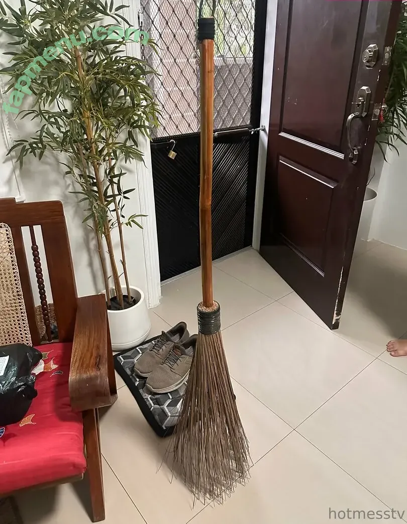 hotmesstv nude photo #0022 (hotmesstv)