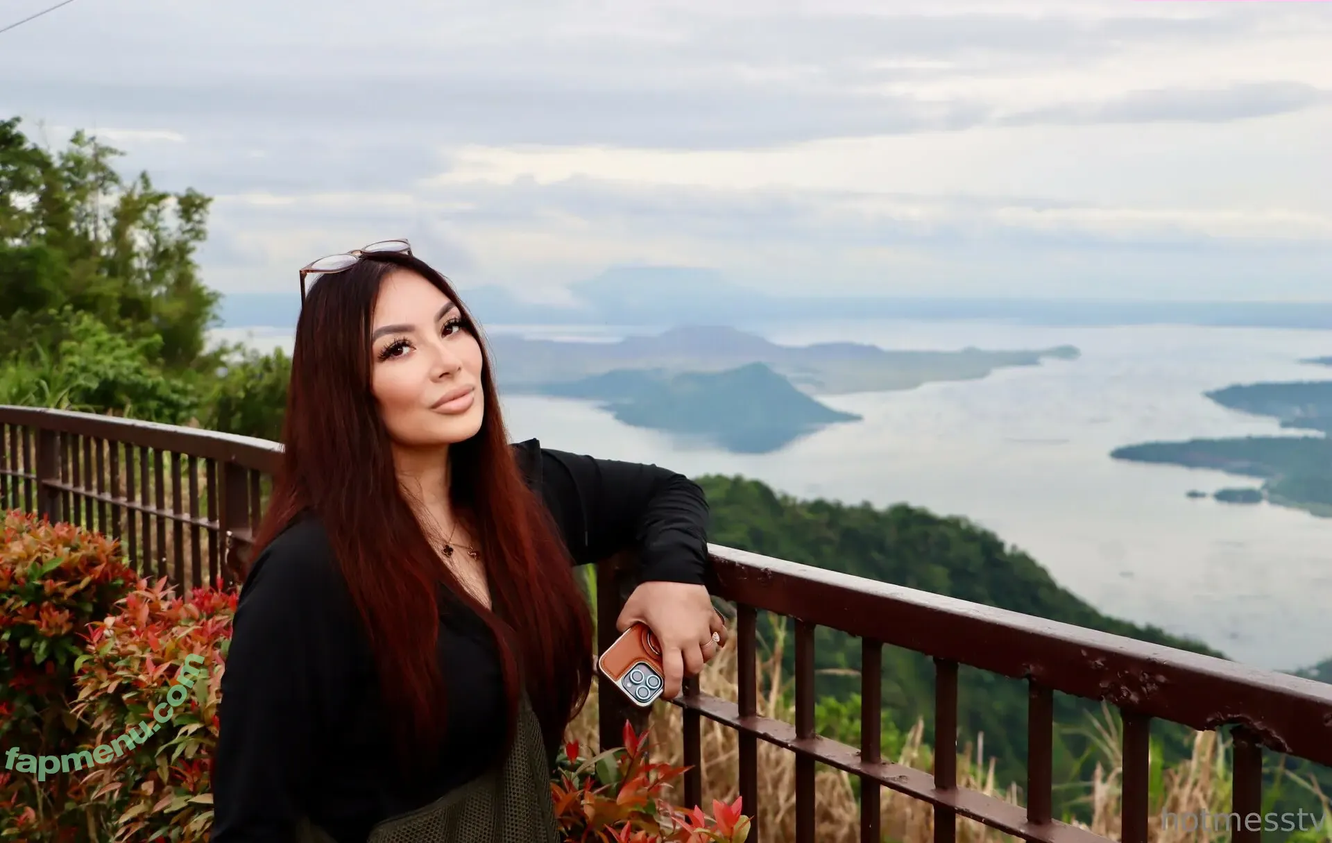 hotmesstv nude photo #0024 (hotmesstv)