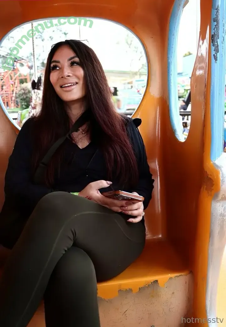 hotmesstv nude photo #0030 (hotmesstv)