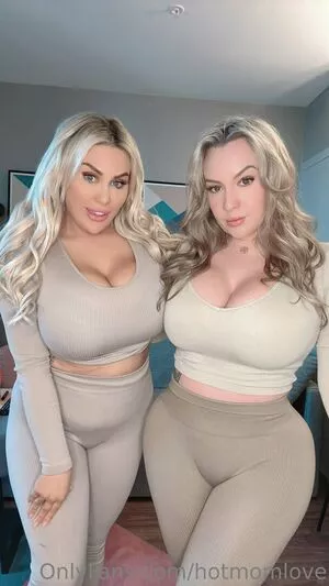 hotmomlove / Lilly and penny / hotmomlovex / pennylilylove nude photo #0197