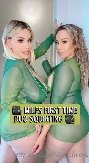 hotmomlove / Lilly and penny / hotmomlovex / pennylilylove nude photo #0276