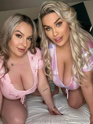 hotmomlove / Lilly and penny / hotmomlovex / pennylilylove nude photo #0512