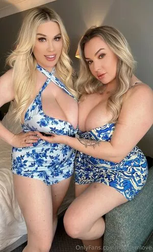 hotmomlove / Lilly and penny / hotmomlovex / pennylilylove nude photo #0615