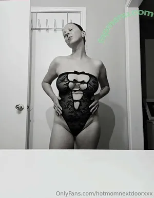 hotmomnextdoorxxx / hotmomnextdoor nude photo #0030