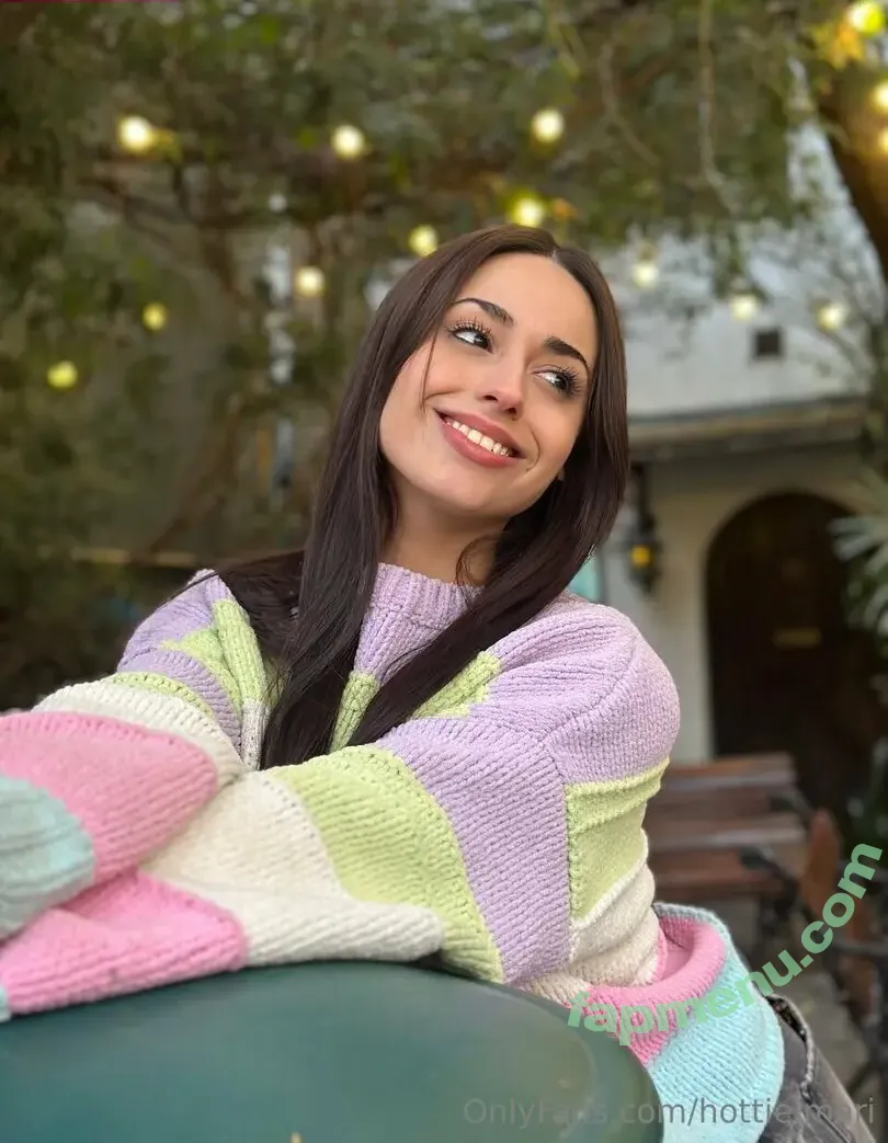 hottie.mari nude photo #0082 (hottieyogi)