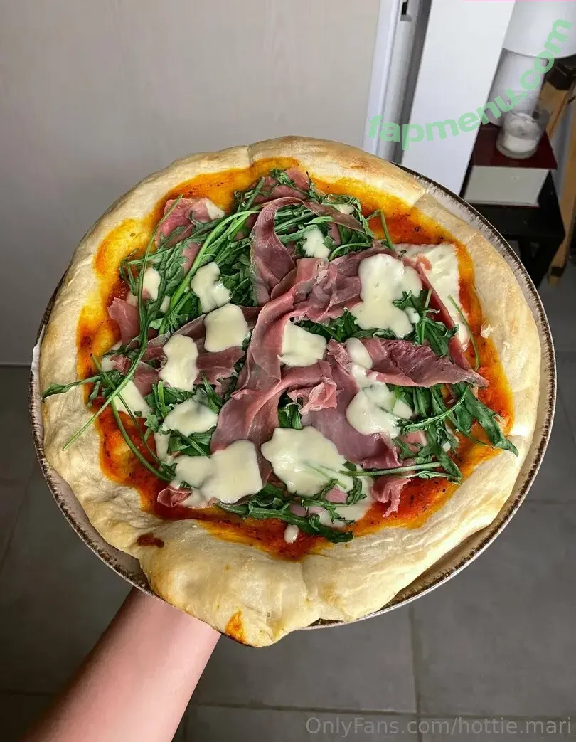 hottie.mari nude photo #0106 (hottieyogi)