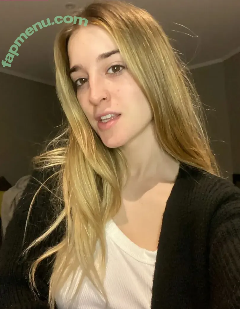 Hottie Sofia nude photo #0002 (fitnursesofia / sofia_the.hottie)