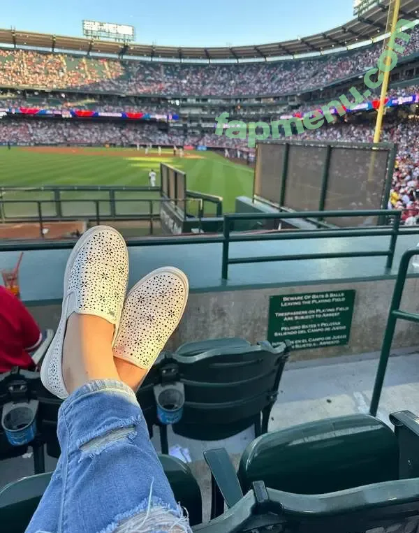 Hotwife Victoria nude photo #0126 (eu_victoriavic / hot_wife_victoria)