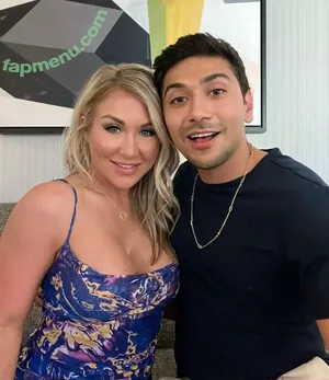 HotWifeHeidiNC / MySecretLifePOV / heidihazeofficial nude photo #0273