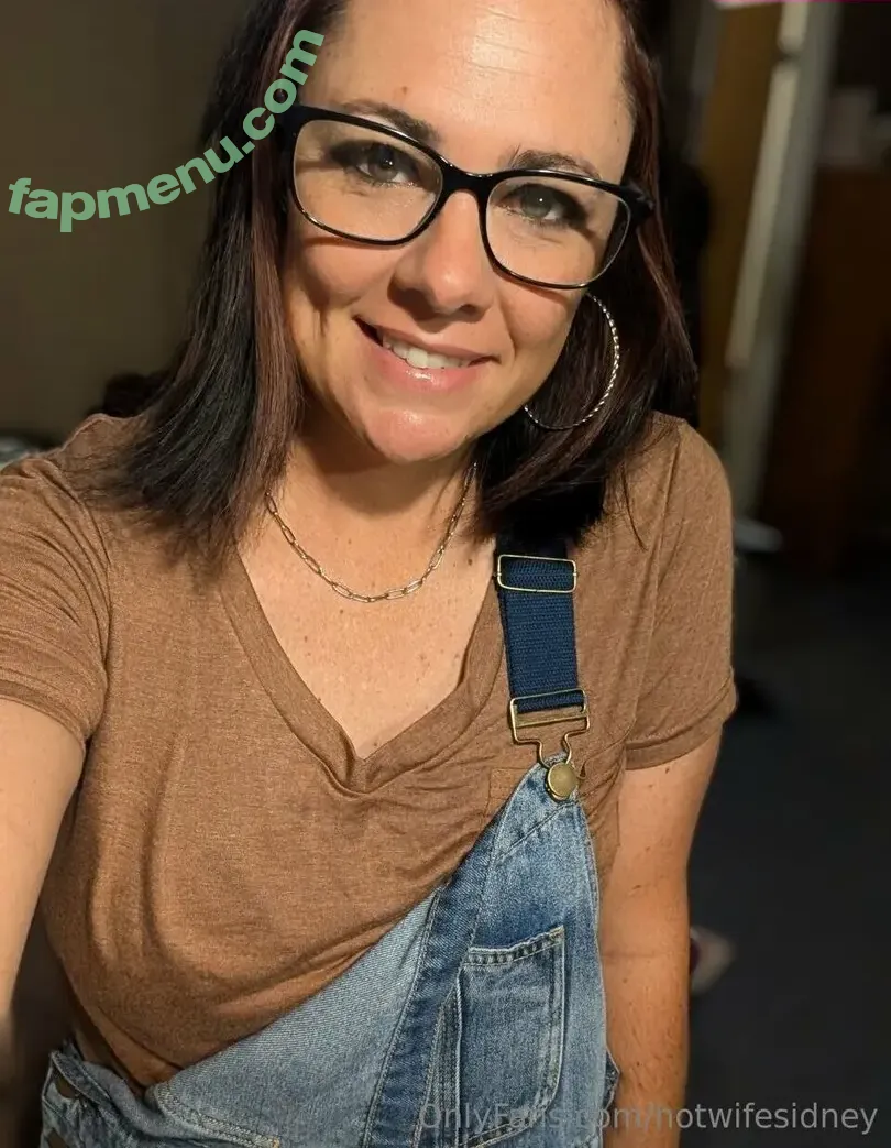 hotwifesidney nude photo #0001 (hotwifesidney)