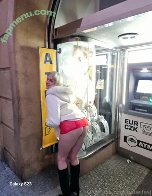  nude photo #0004