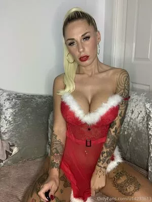 Hotwifey / Daisy Rae / Daisy15 / Daisy_Raexx / coraliedaisy_x / husbandhotwifeyx nude photo #0060