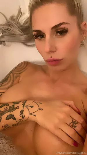 Hotwifey / Daisy Rae / Daisy15 / Daisy_Raexx / coraliedaisy_x / husbandhotwifeyx nude photo #0077