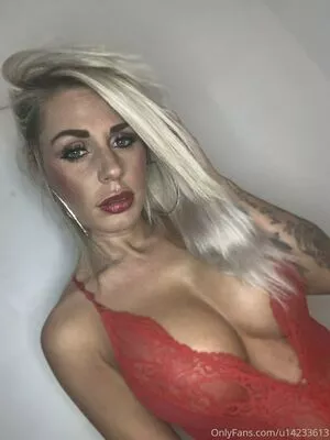 Hotwifey / Daisy Rae / Daisy15 / Daisy_Raexx / coraliedaisy_x / husbandhotwifeyx nude photo #0081