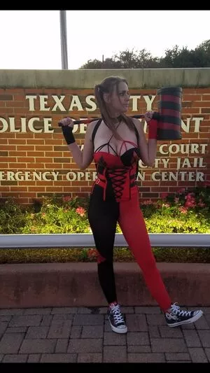 Hotwives XXX / hotwifeemma / katiejaneuk nude photo #0010