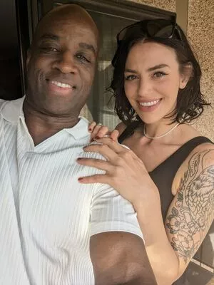 Hotwives XXX / hotwifeemma / katiejaneuk nude photo #0157