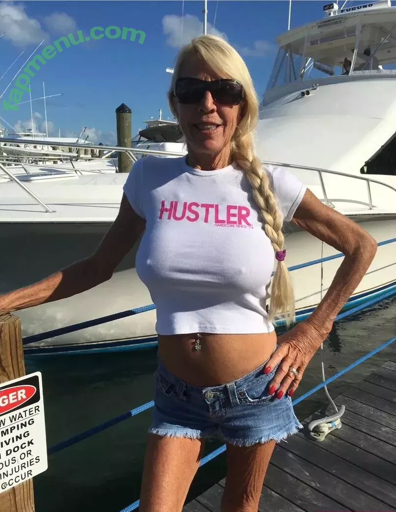 Hotwives XXX nude photo #0441 (hotwifeemma / katiejaneuk)