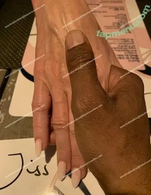 Hotwives XXX / hotwifeemma / katiejaneuk nude photo #1577