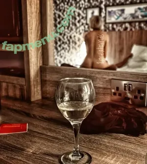 Hotwives XXX / hotwifeemma / katiejaneuk nude photo #1690