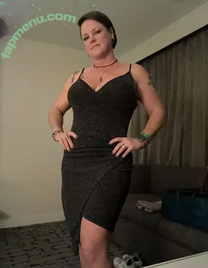 Hotwives XXX / hotwifeemma / katiejaneuk nude photo #1765