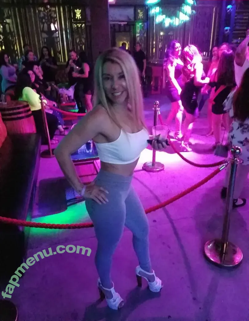 Hotwives XXX nude photo #1109 (hotwifeemma / katiejaneuk)