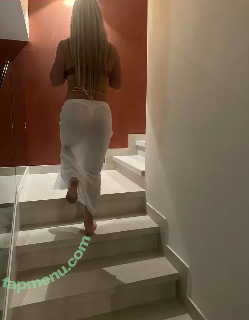 Hotwives XXX nude photo #1521 (hotwifeemma / katiejaneuk)