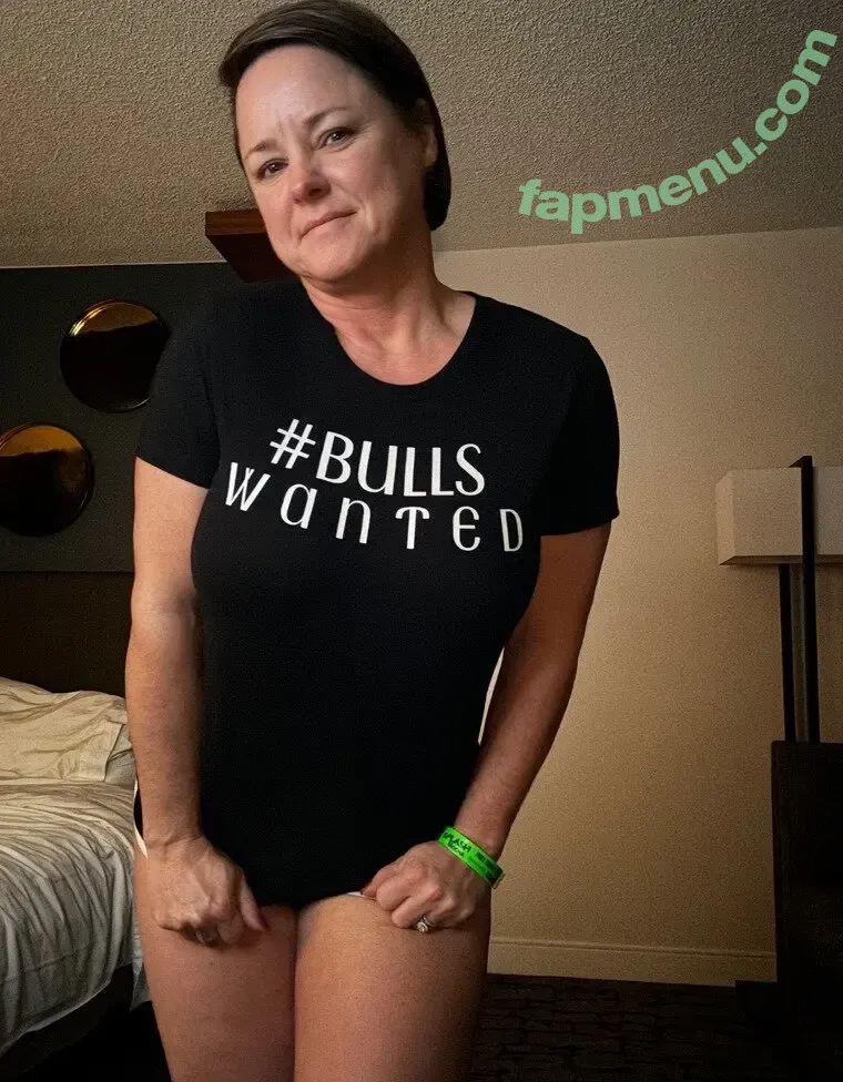 Hotwives XXX nude photo #1764 (hotwifeemma / katiejaneuk)