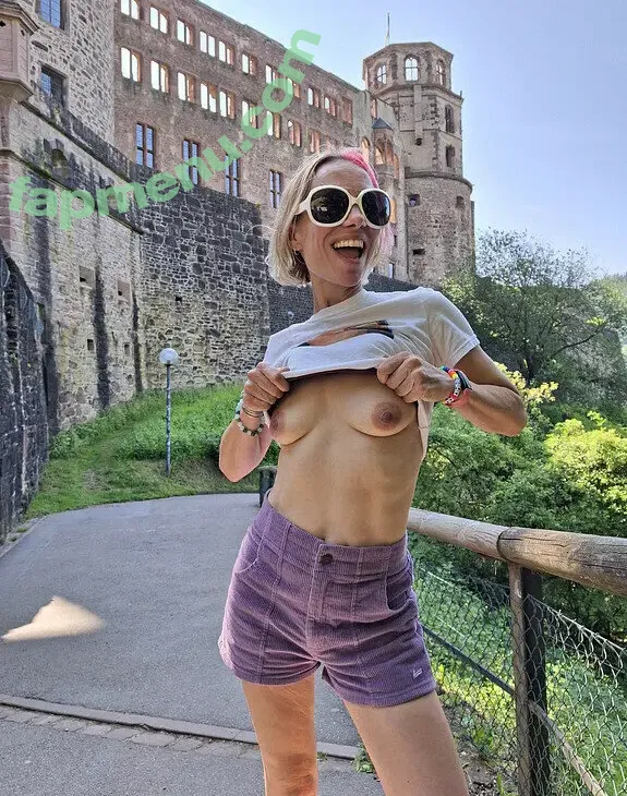 Hotwives XXX nude photo #1788 (hotwifeemma / katiejaneuk)