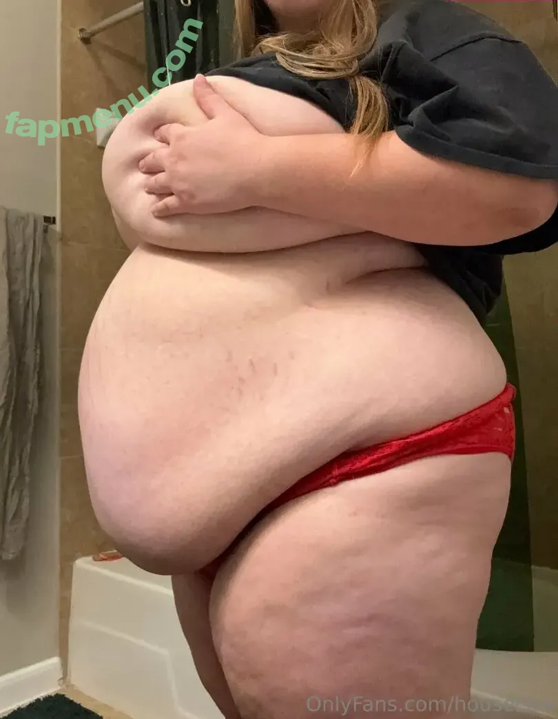 housecow nude photo #0101 (flowertowncharm)