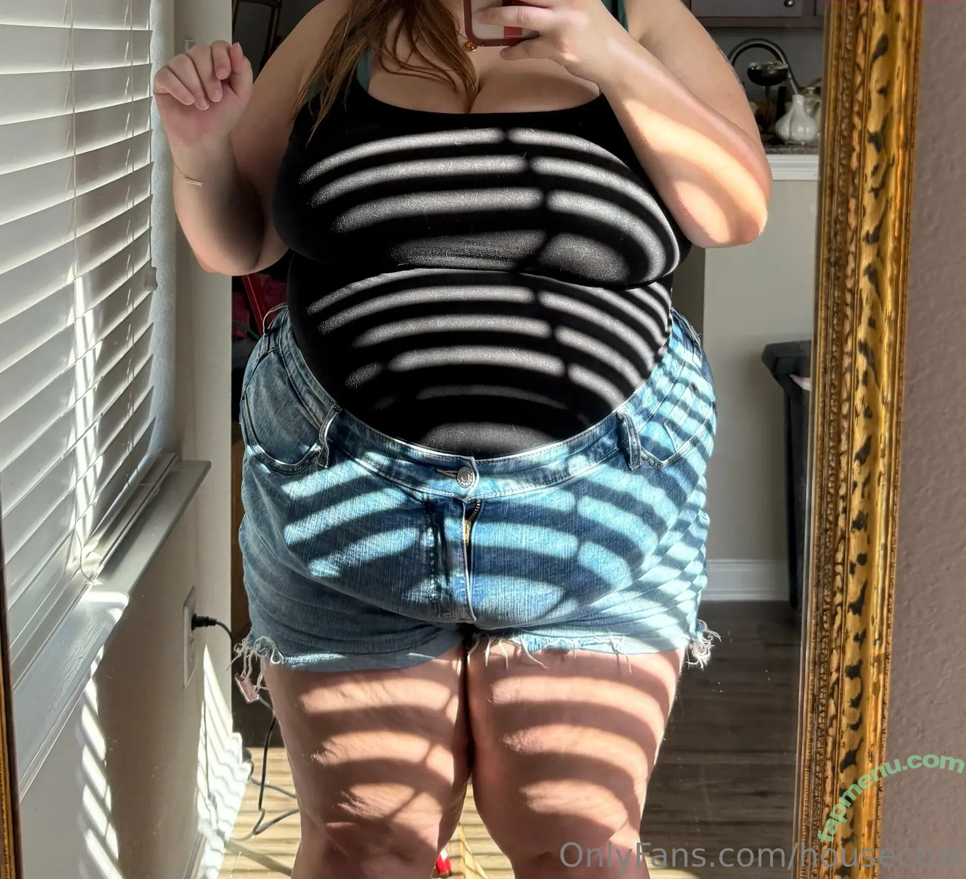 housecow nude photo #0105 (flowertowncharm)