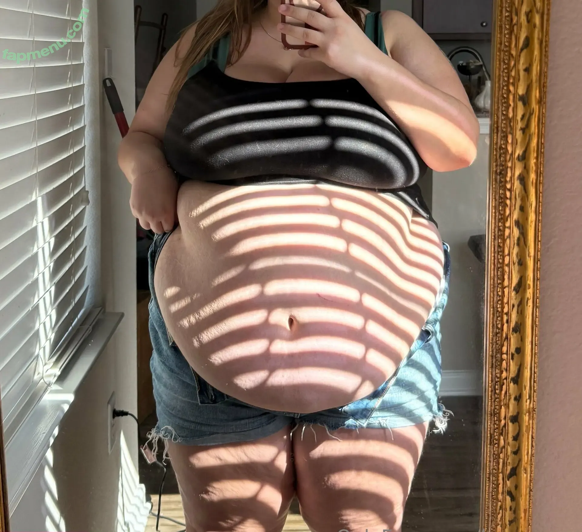 housecow nude photo #0106 (flowertowncharm)