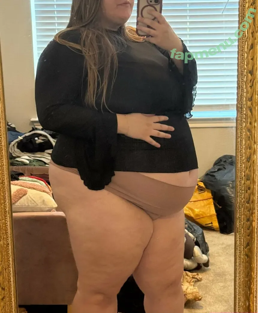 housecow nude photo #0108 (flowertowncharm)