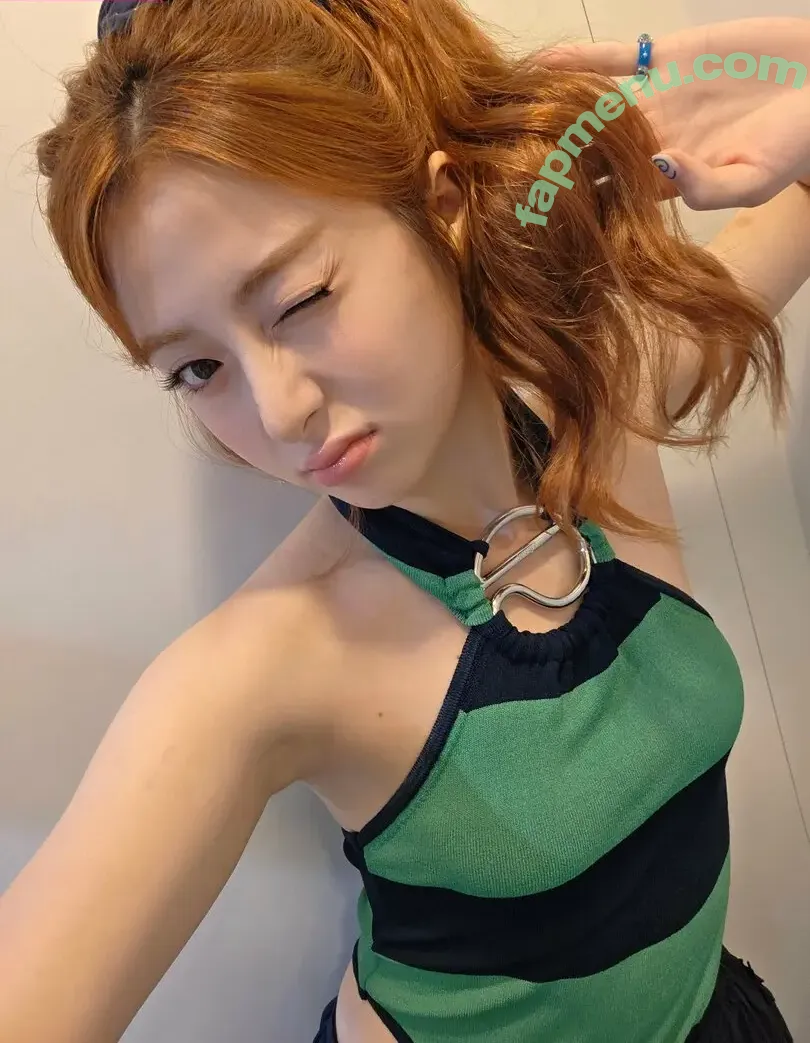 Huh Yunjin 허윤진 nude photo #0075 (LESSERAFIM / jenaissante)