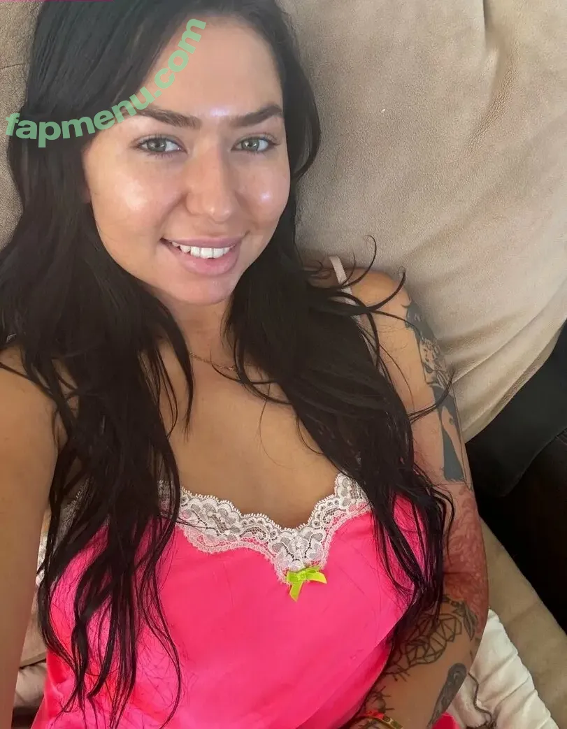 hungry4moore nude photo #0050 (stillhungry4more)