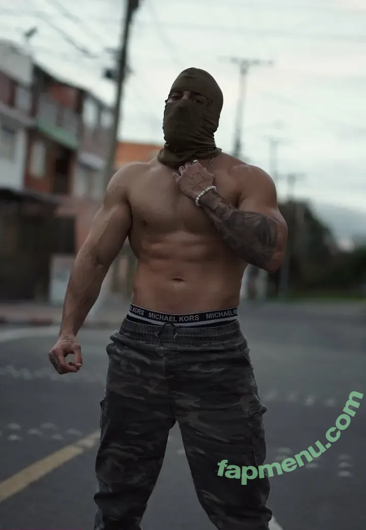 hunkstripper nude photo #0100 (hunk_stripper_21)