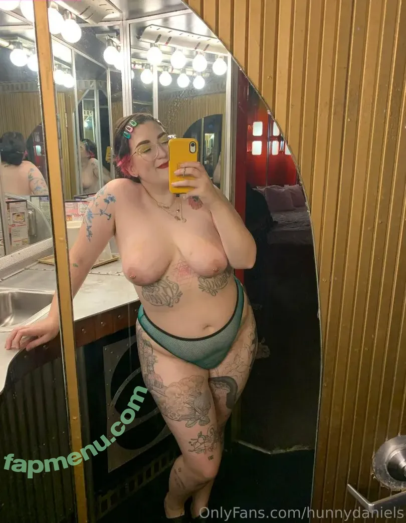 hunnydaniels nude photo #0033 (daniels_honey)