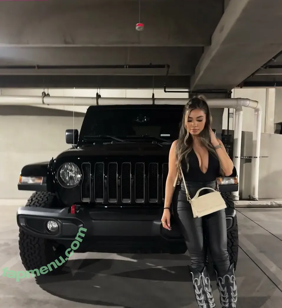 hunnylina nude photo #0009 (hunny.buns1 / hunnylina_)