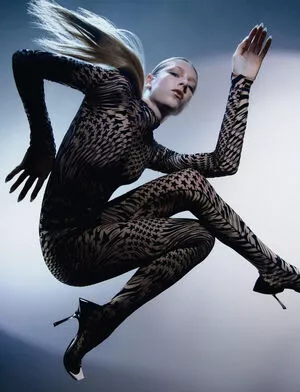 Hunter Schafer / hunterschafer nude photo #0024