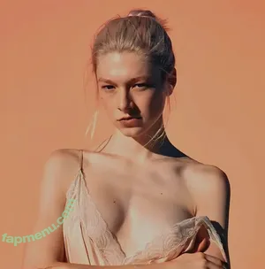 Hunter Schafer / hunterschafer nude photo #0726