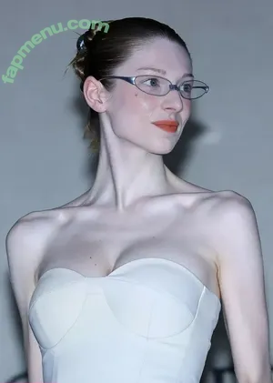 Hunter Schafer / hunterschafer nude photo #0737