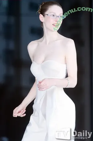 Hunter Schafer / hunterschafer nude photo #0738