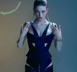 Hunter Schafer / hunterschafer nude photo #0807